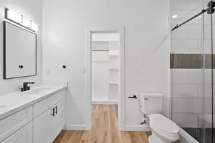 1504 W Blum St, Alvin, TX 77511 - Photo 12