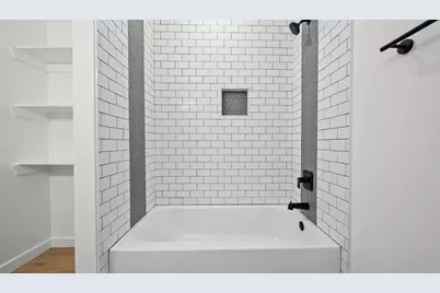 1504 W Blum Street #B, Alvin, TX 77511 - Photo 22