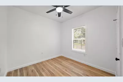 1504 W Blum Street #B, Alvin, TX 77511 - Photo 20