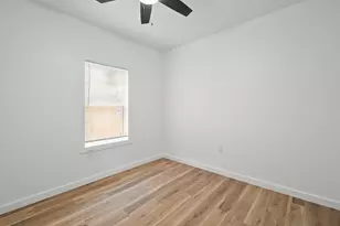 1504 W Blum St, Alvin, TX 77511 - Photo 18