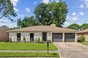 16910 David Glen Dr, Friendswood, TX 77546 - Photo 1