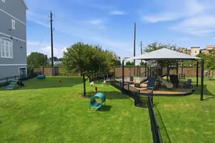 933 Blackshire Ln, Houston, TX 77055 - Photo 38