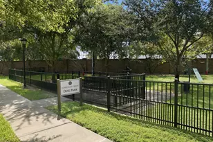 933 Blackshire Ln, Houston, TX 77055 - Photo 42