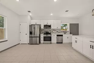 8306 Tidwell Rd, Houston, TX 77028 - Photo 6