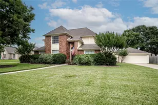 2748 Masters Dr, League City, TX 77573 - Photo 2