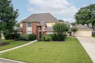 2748 Masters Dr, League City, TX 77573 - Photo 4