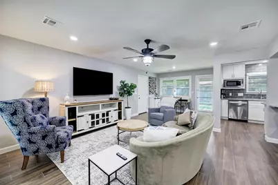 7926 Ridgeview Drive, Houston, TX 77055 - Photo 6