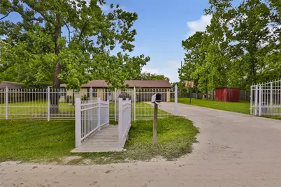 13930 Rawlings Street, Humble, TX 77396 - Photo 2