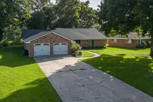 109 Southern Oaks Dr, Lake Jackson, TX 77566 - Photo 38