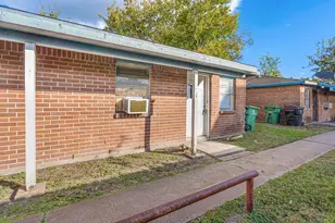 4718 Carmen St, Houston, TX 77033 - Photo 2