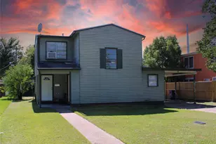 1142 7th Ave N, Texas City, TX 77590 - Photo 2