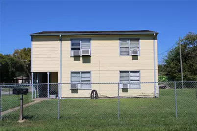 1142 7th Avenue N, Texas City, TX 77590 - Photo 1