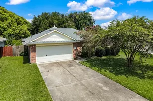 22 Highland St, Texas City, TX 77591 - Photo 2