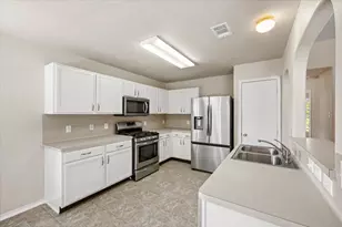 22 Highland St, Texas City, TX 77591 - Photo 12