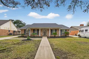 1319 Saxony Ln, Houston, TX 77058 - Photo 1