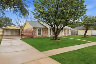 4122 Regency Dr, Houston, TX 77045 - Photo 2