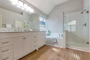 46 E Hobbit Glen Dr, Conroe, TX 77384 - Photo 6