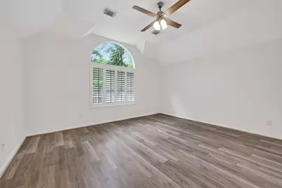46 E Hobbit Glen Drive, Conroe, TX 77384 - Photo 20