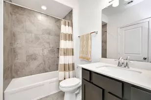 11012 Mikula Dr, Houston, TX 77043 - Photo 4