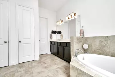 11012 Mikula Drive, Houston, TX 77043 - Photo 22