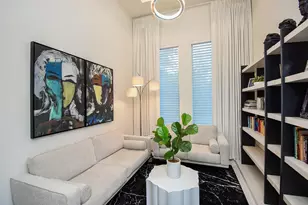 32 E Shady Ln, Houston, TX 77063 - Photo 12