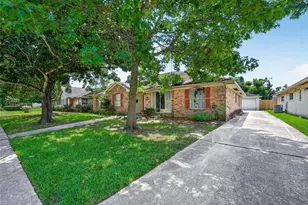 7707 Burning Hills Dr, Houston, TX 77071 - Photo 4