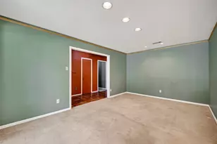 7707 Burning Hills Dr, Houston, TX 77071 - Photo 8