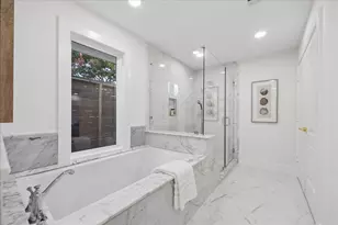 6434 Pineshade Ln, Houston, TX 77008 - Photo 24