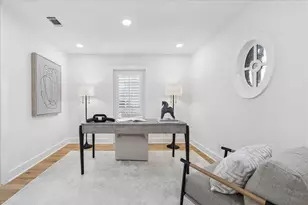 6434 Pineshade Ln, Houston, TX 77008 - Photo 10