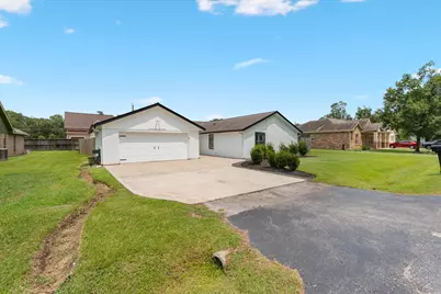 110 Dozent Lane, Baytown, TX 77521 - Photo 34