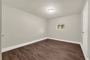 5714 Peacock St, Houston, TX 77033 - Photo 20