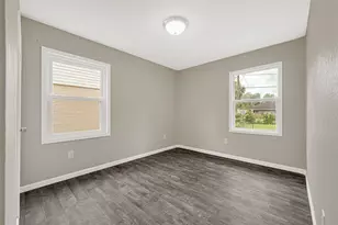 5714 Peacock St, Houston, TX 77033 - Photo 16