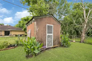 5714 Peacock St, Houston, TX 77033 - Photo 6