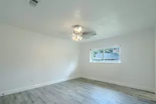 9818 Toucan Ln, Conroe, TX 77385 - Photo 10