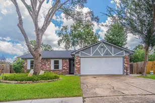 9818 Toucan Ln, Conroe, TX 77385 - Photo 1