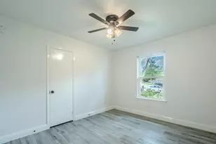 9818 Toucan Ln, Conroe, TX 77385 - Photo 18
