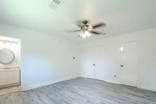 9818 Toucan Ln, Conroe, TX 77385 - Photo 12