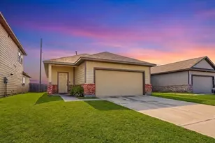 10010 Yanet Grove Ln, Houston, TX 77044 - Photo 2