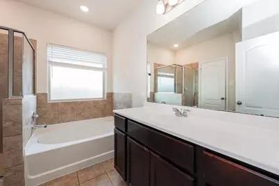 10010 Yanet Grove Lane, Houston, TX 77044 - Photo 16