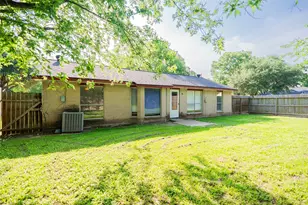 7603 Wovenwood Ln, Houston, TX 77041 - Photo 6