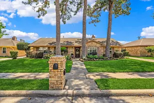 983 W Donovan St, Houston, TX 77091 - Photo 2