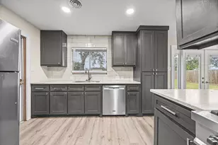 10319 Old Orchard Rd, La Porte, TX 77571 - Photo 6