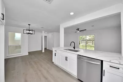 11222 Cliffwood Drive, Houston, TX 77035 - Photo 16