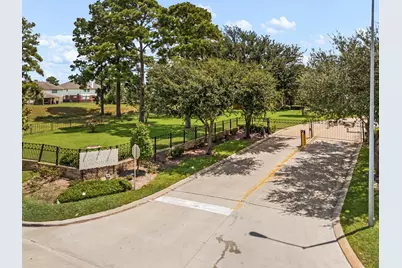 8026 Loyel Pointe Drive, Houston, TX 77064 - Photo 2