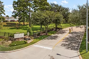 8026 Loyel Pointe Dr, Houston, TX 77064 - Photo 2