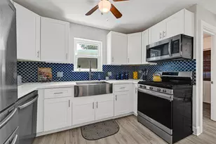 307 Winding Rd, Friendswood, TX 77546 - Photo 8