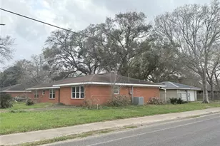 4100 Mockingbird Ln, Bay City, TX 77414 - Photo 2