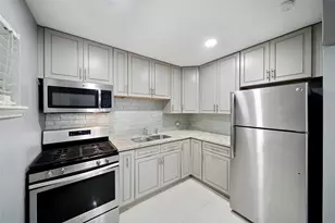 311 Hawthorne St, Houston, TX 77006 - Photo 8