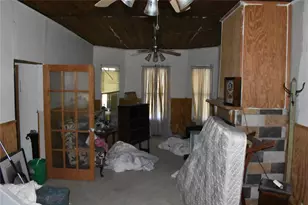 315 N Ave D, Waelder, TX 78959 - Photo 12