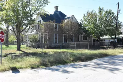 315 N Avenue D, Waelder, TX 78959 - Photo 2